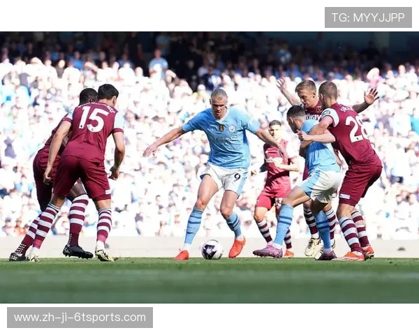 曼城2025年主力球员高清照片及赛季回顾